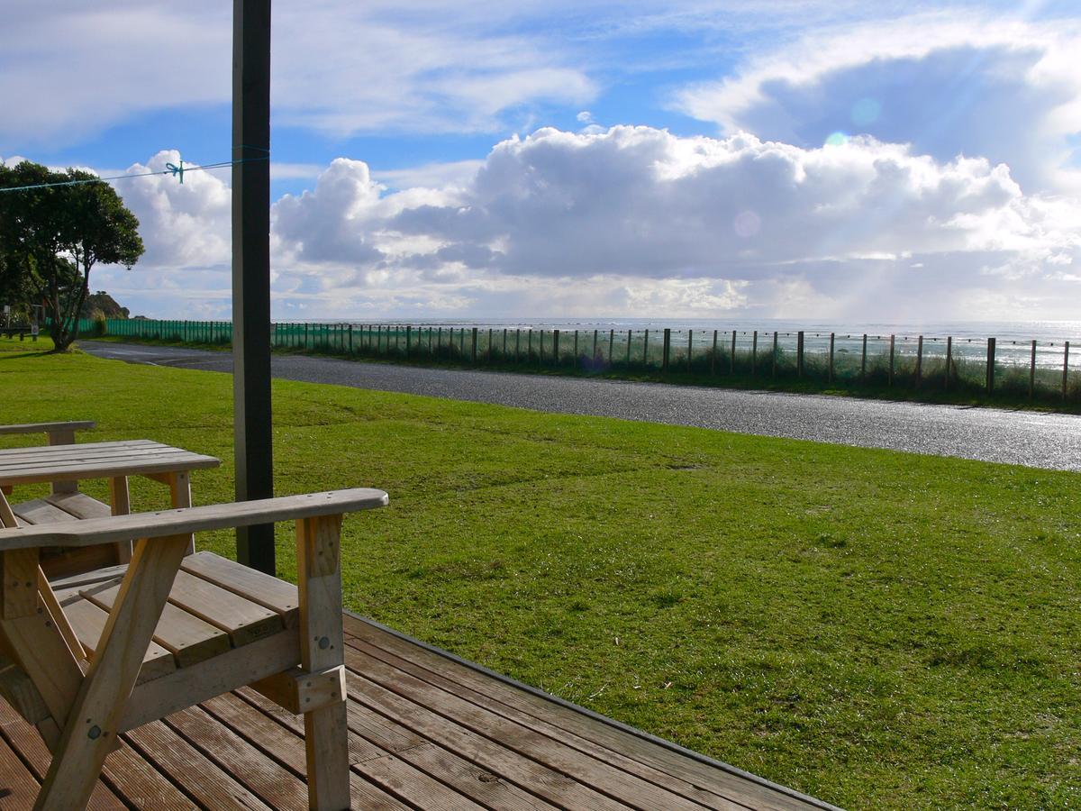 Oakura Beach Holiday Park Exterior photo